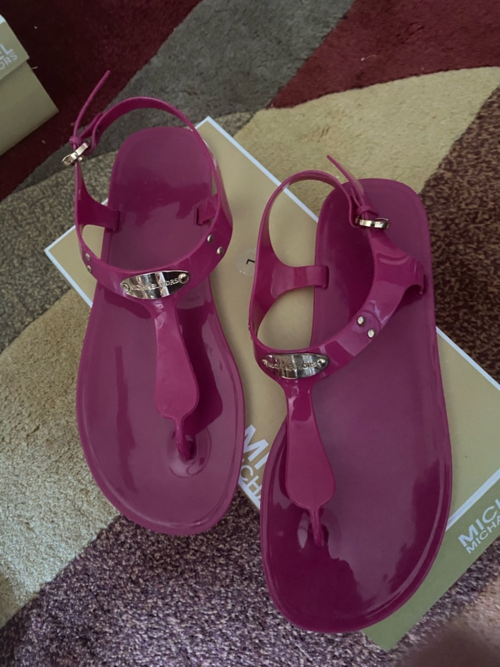 Micheal Kors Plate Fuschia Jelly Thong Sandals Strappy Hamilton Lock Logo Size 9 - Picture 5 of 5